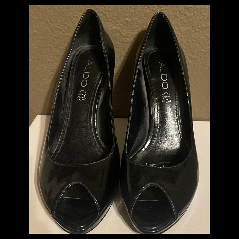 Aldo black patent platform peep toe heels size 8